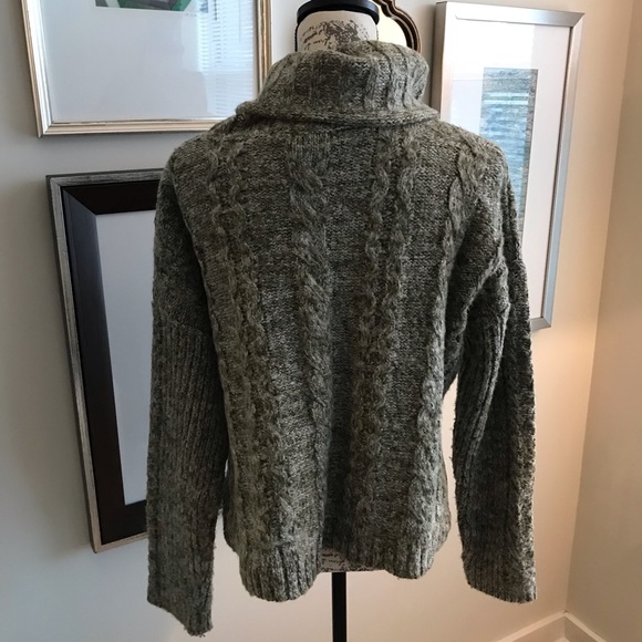 Forever 21 Sweater - Picture 3 of 9